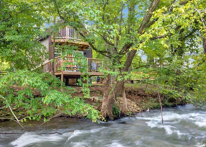 Creekwalk Inn Bed And Breakfast With Cabins